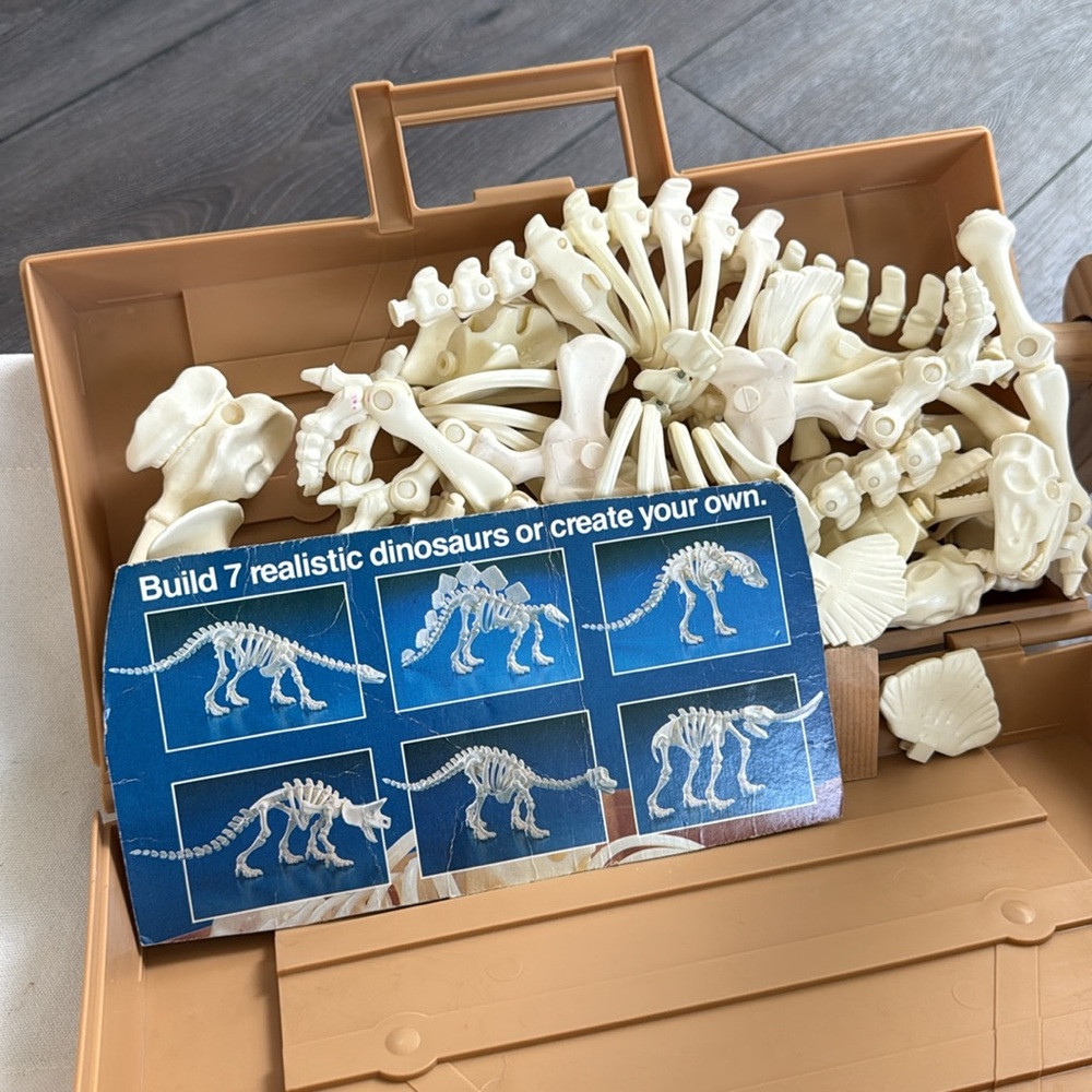 Fisher Price 1989 Vintage Design-a-Saur Set - Picture 8 of 9